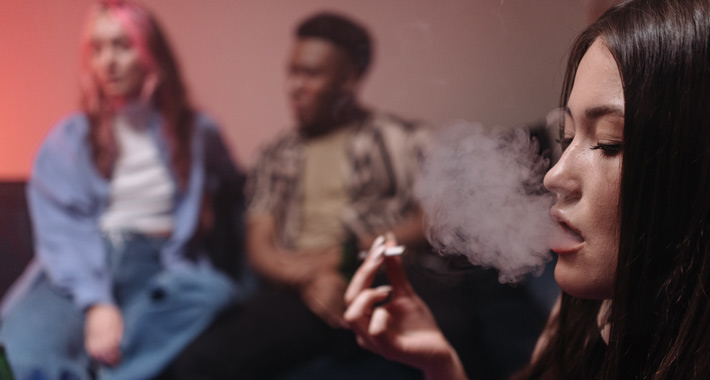 La fumée secondaire du cannabis inquiète les Britanno-Colombiens